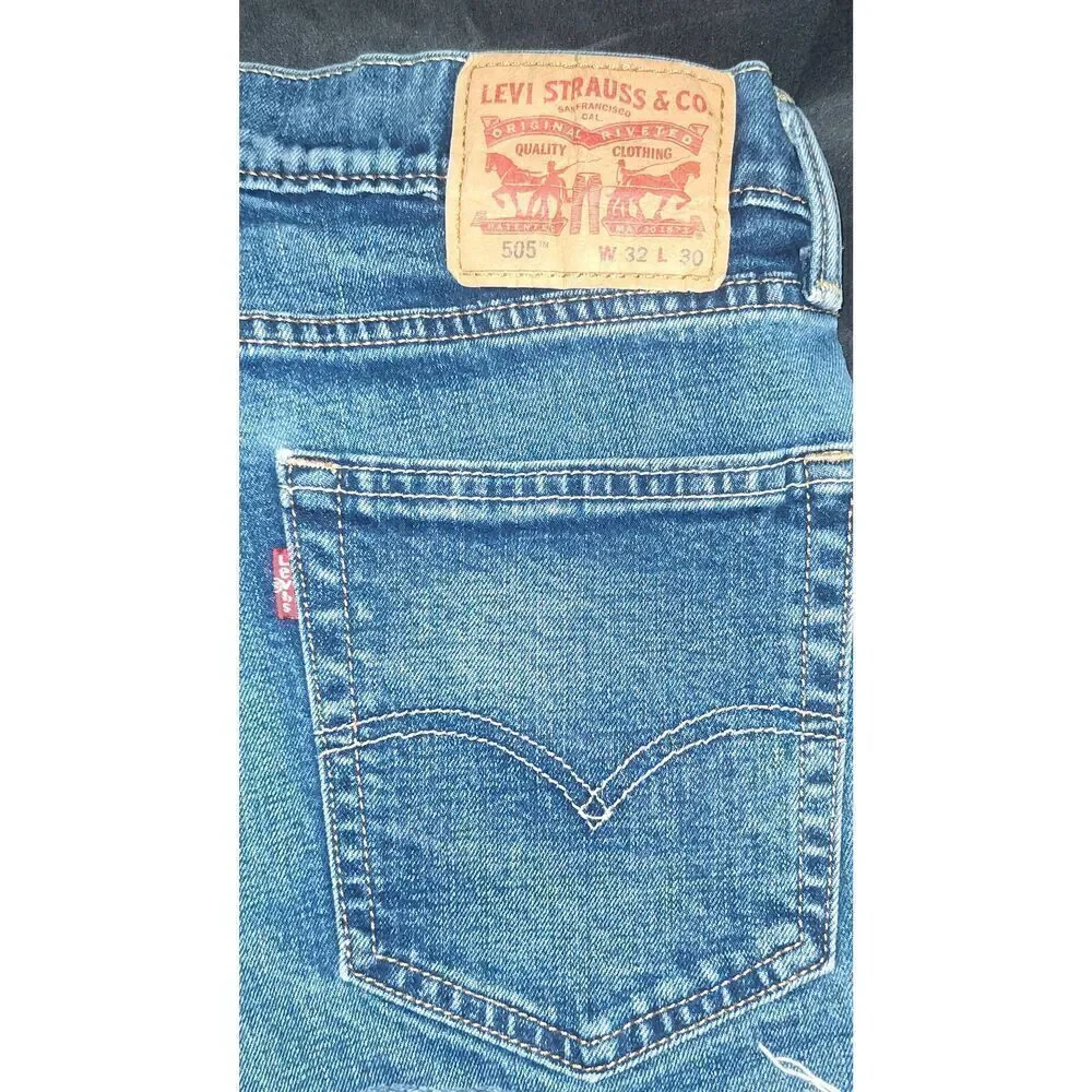 Levi's 505 jean shorts frayed hem Size 32 x 30 Sexy Summer SEE MEASUREMENTS!